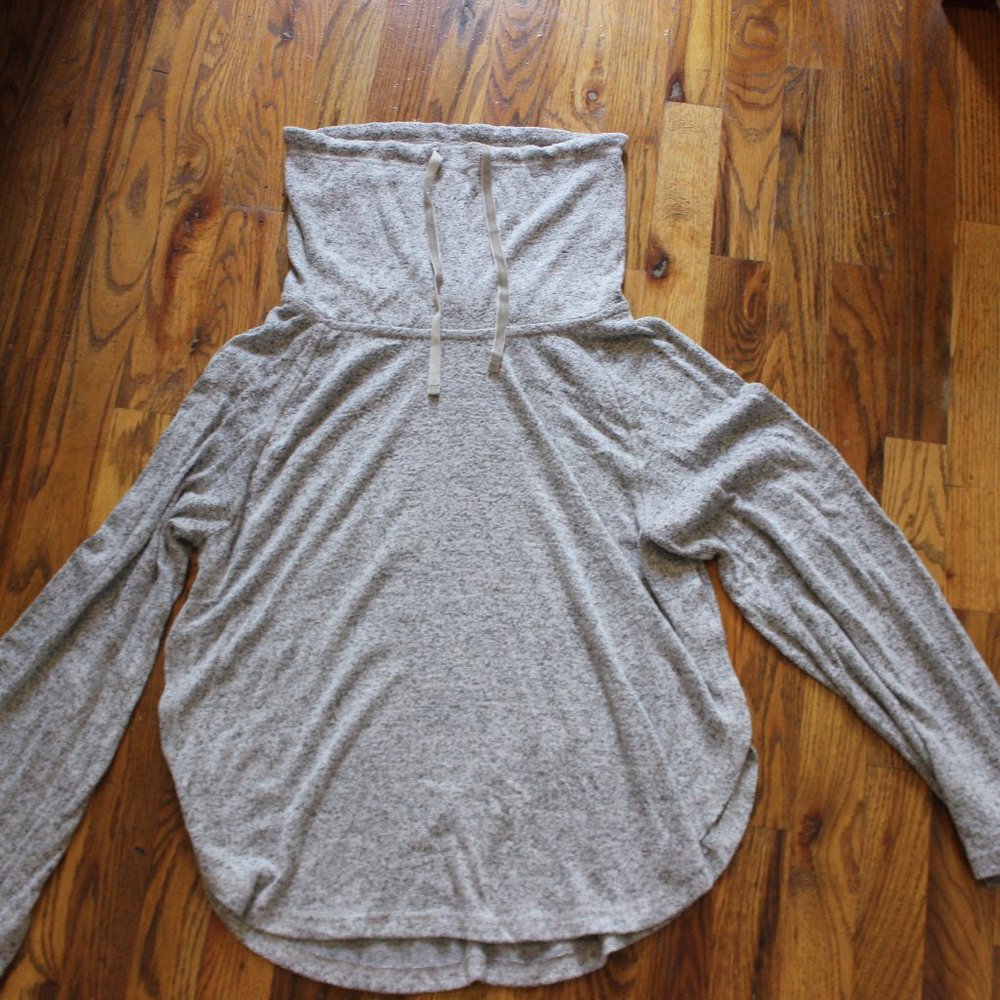 Gilligan & O'Malley Gray Funnelneck Pajama Top